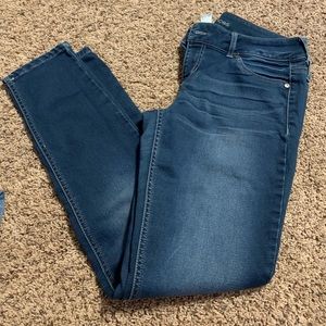 Maurices jeggings like new size large-regular